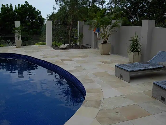 MINT FOSSIL SANDSTONE BULLNOSE POOL COPING
