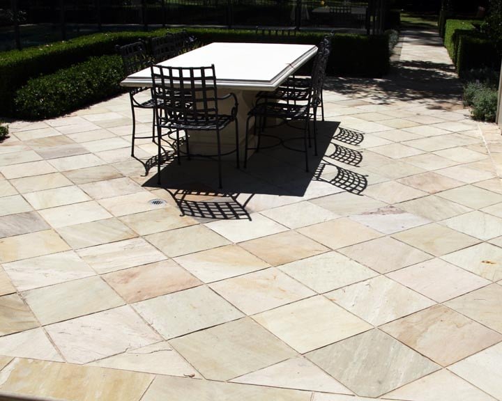 MINT SANDSTONE PAVING